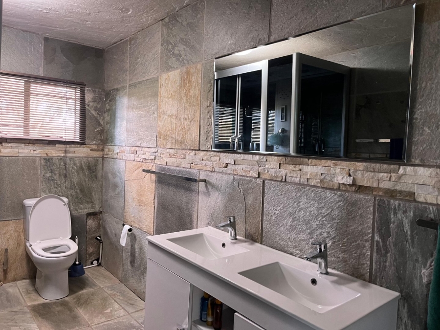 4 Bedroom Property for Sale in Lindequesdrif North West